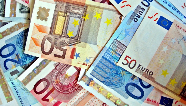 Evro je pao u odnosu na ostale glavne valute iako je trgovinski bilans Nemacke porastao u avgustu